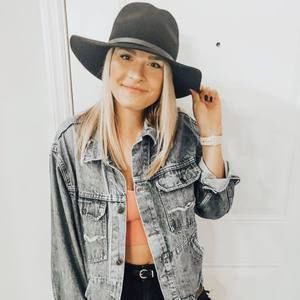 Meet your Posher, Jenni